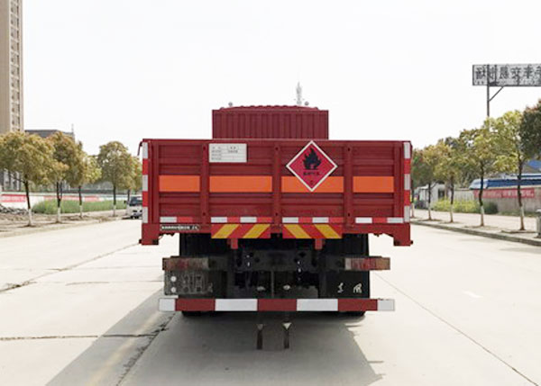 東風天龍前四后八9.6米氣瓶運輸車